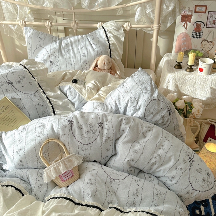 91家纺网 家纺一手货源 找家纺 阿曼达 2025新款韩系法式慵懒氛围感印花泡芙花边四件套（专版花型）-樱花泡芙樱花泡芙-香榭蓝