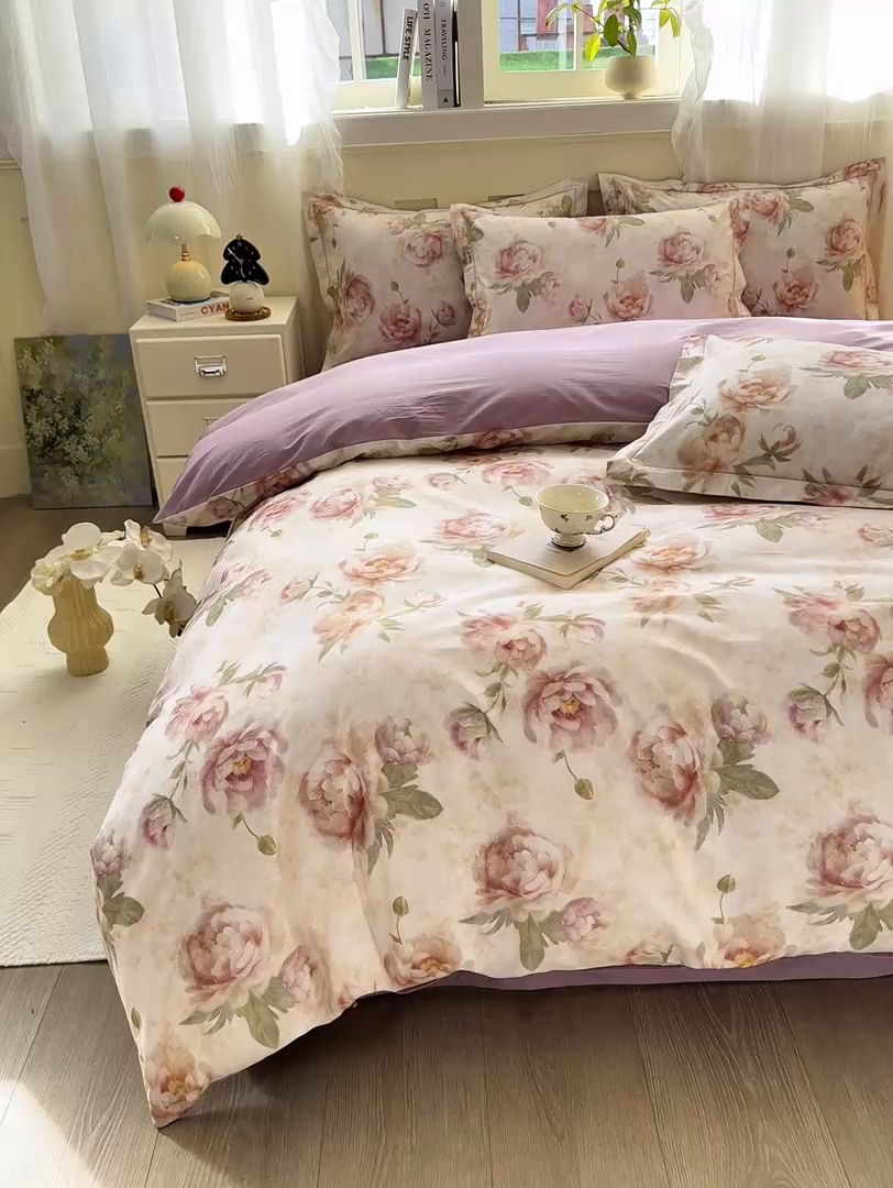 91家纺网 家纺一手货源 找家纺 红日子纺织品 2025新款全棉纯棉数码印花四件套 花情共舞-米