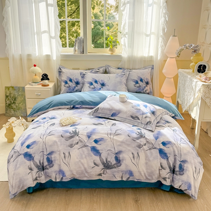 91家纺网 家纺一手货源 找家纺 红日子纺织品 2025新款全棉纯棉数码印花四件套 邂逅柔情-蓝