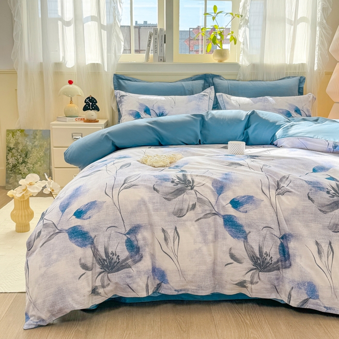 91家纺网 家纺一手货源 找家纺 红日子纺织品 2025新款全棉纯棉数码印花四件套 邂逅柔情-蓝