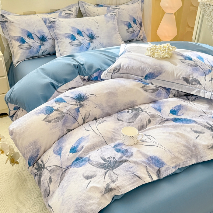 91家纺网 家纺一手货源 找家纺 红日子纺织品 2025新款全棉纯棉数码印花四件套 邂逅柔情-蓝