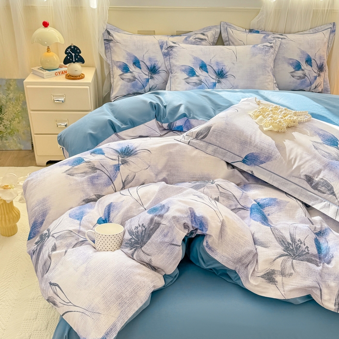 91家纺网 家纺一手货源 找家纺 红日子纺织品 2025新款全棉纯棉数码印花四件套 邂逅柔情-蓝