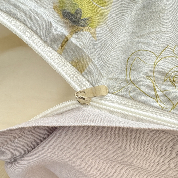 91家纺网 家纺一手货源 找家纺 红日子纺织品 2025新款全棉纯棉数码印花四件套 秀雅佳人-灰