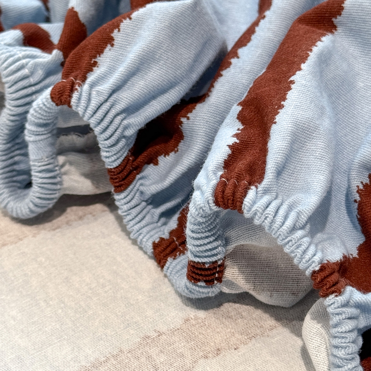 91家纺网 家纺一手货源 找家纺 （总）珺柔家纺 2025新款磨毛毛巾绣床笠