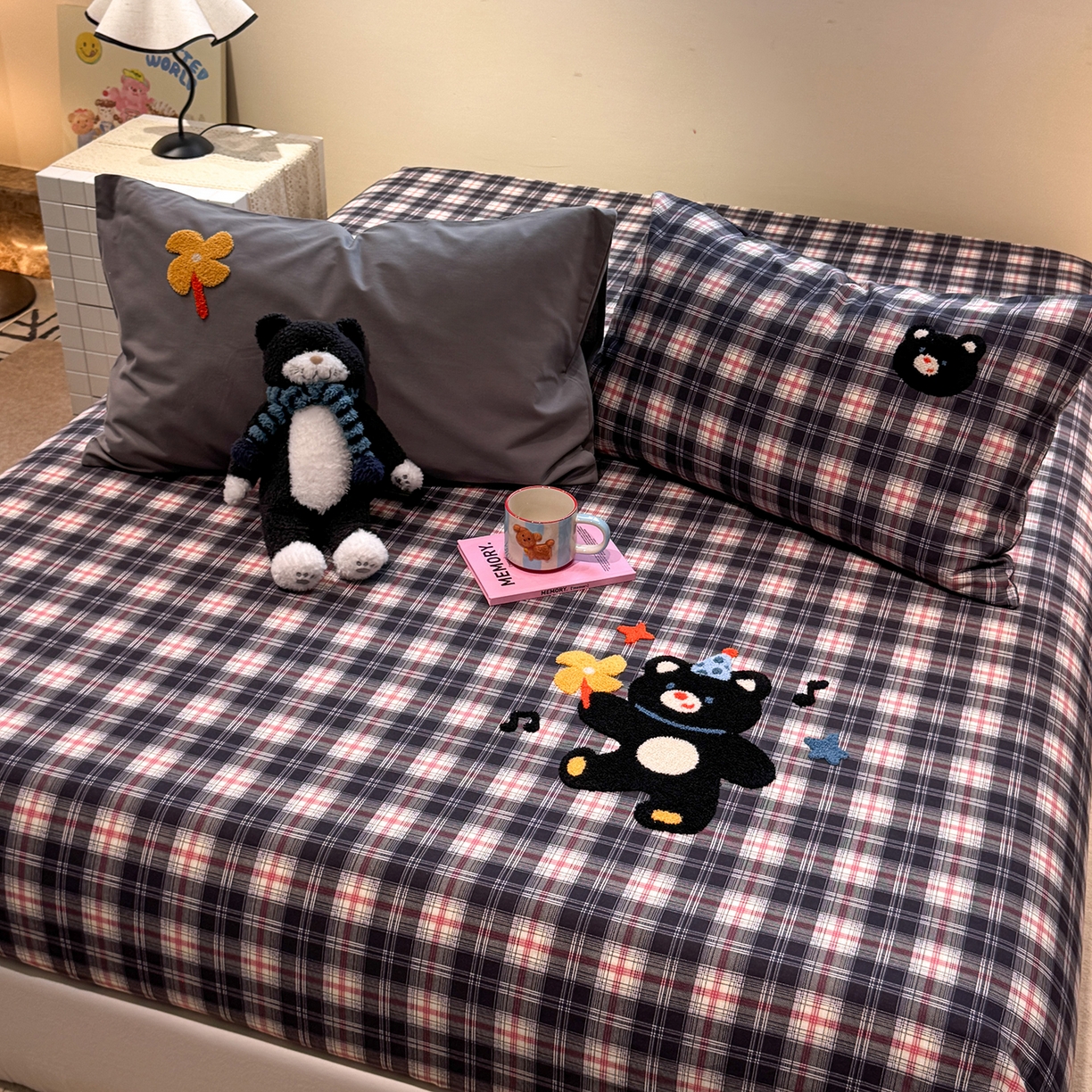 91家纺网 家纺一手货源 找家纺 珺柔家纺 2025新款磨毛毛巾绣床笠 风车小熊