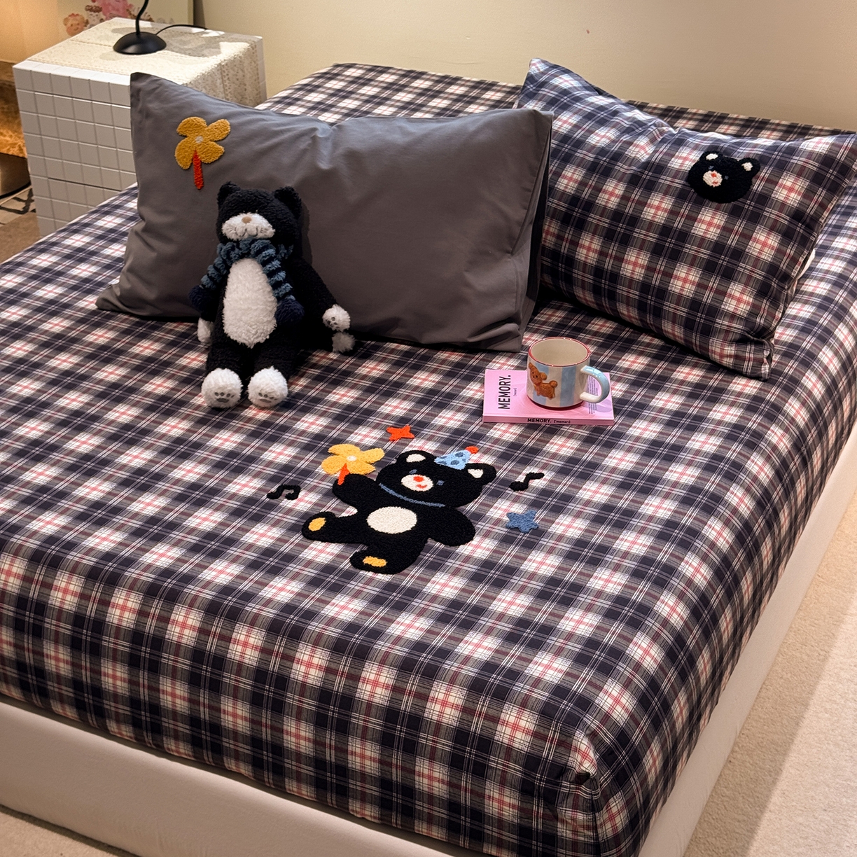 91家纺网 家纺一手货源 找家纺 珺柔家纺 2025新款磨毛毛巾绣床笠 风车小熊