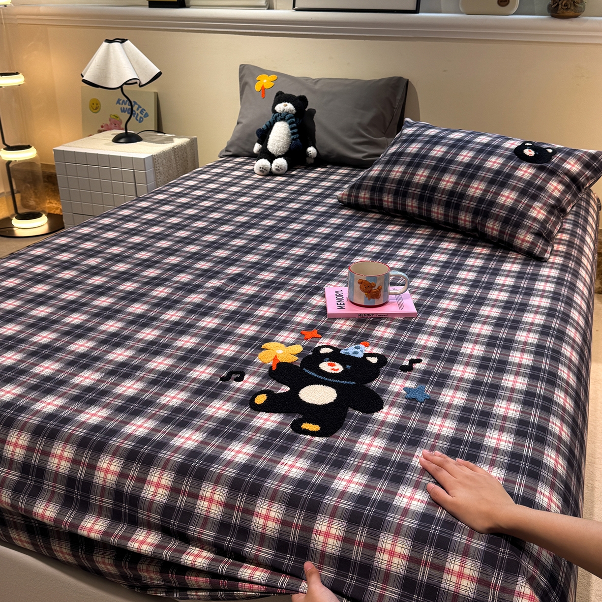 91家纺网 家纺一手货源 找家纺 珺柔家纺 2025新款磨毛毛巾绣床笠 风车小熊