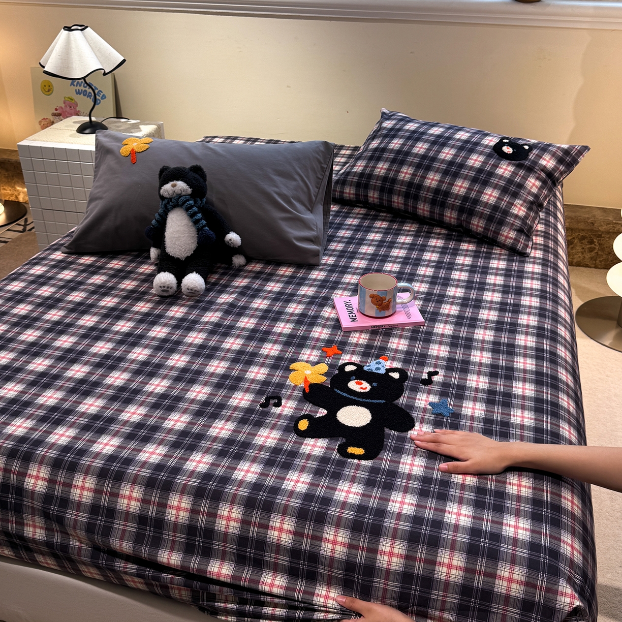 91家纺网 家纺一手货源 找家纺 珺柔家纺 2025新款磨毛毛巾绣床笠 风车小熊