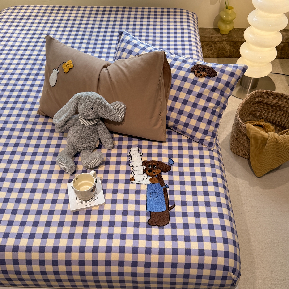 91家纺网 家纺一手货源 找家纺 珺柔家纺 2025新款磨毛毛巾绣床笠 咖啡店小狗