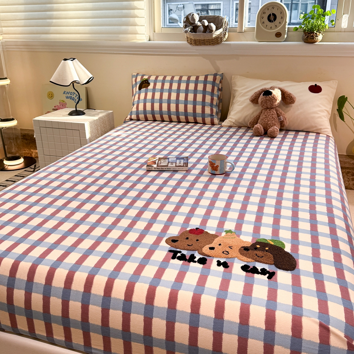 91家纺网 家纺一手货源 找家纺 珺柔家纺 2025新款磨毛毛巾绣床笠 腊肠三小只