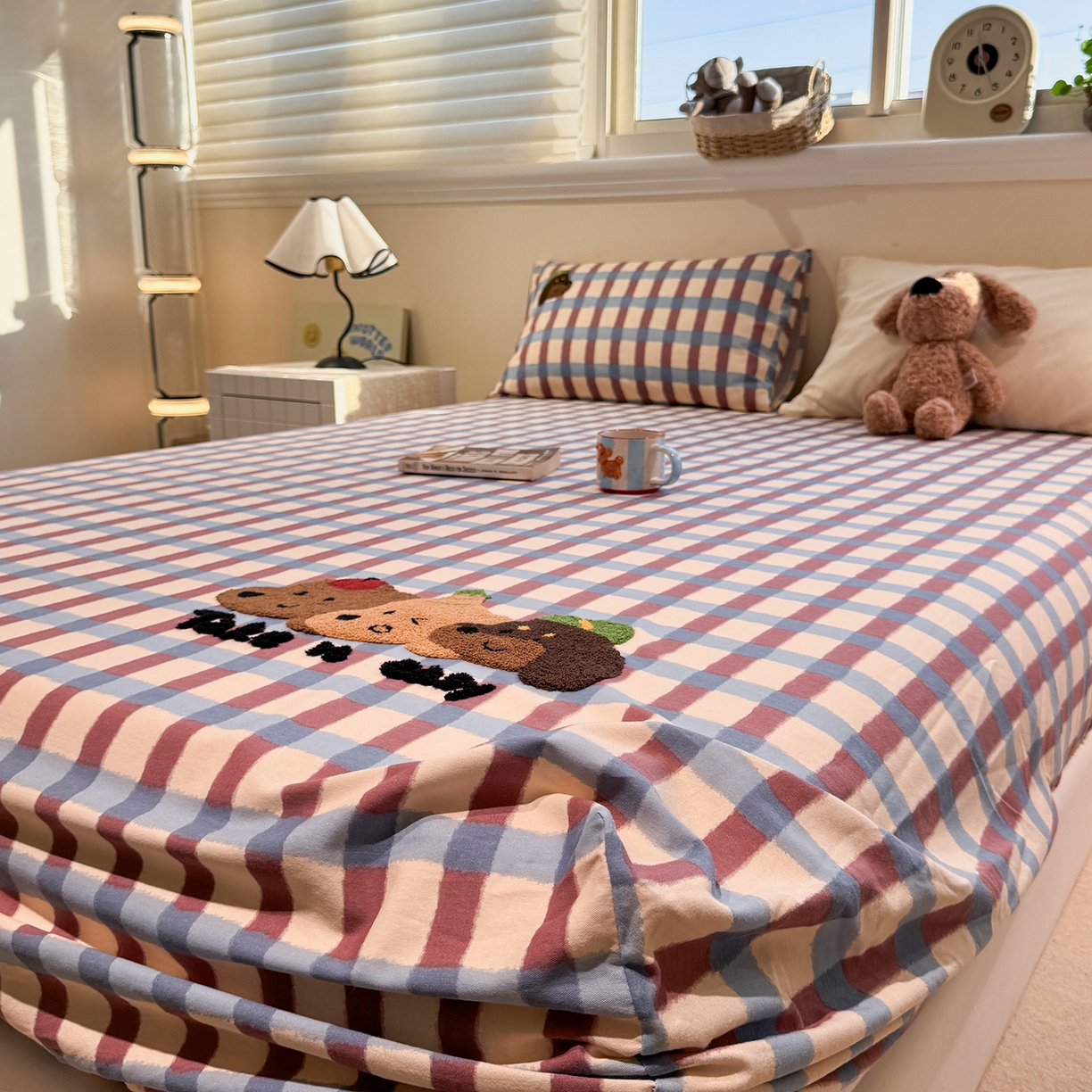 91家纺网 家纺一手货源 找家纺 珺柔家纺 2025新款磨毛毛巾绣床笠 腊肠三小只