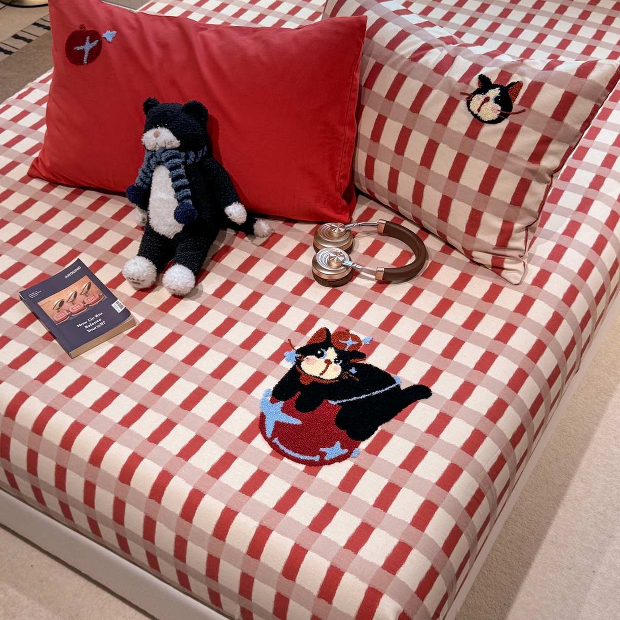 91家纺网 家纺一手货源 找家纺 珺柔家纺 2025新款磨毛毛巾绣床笠 萌神小喵