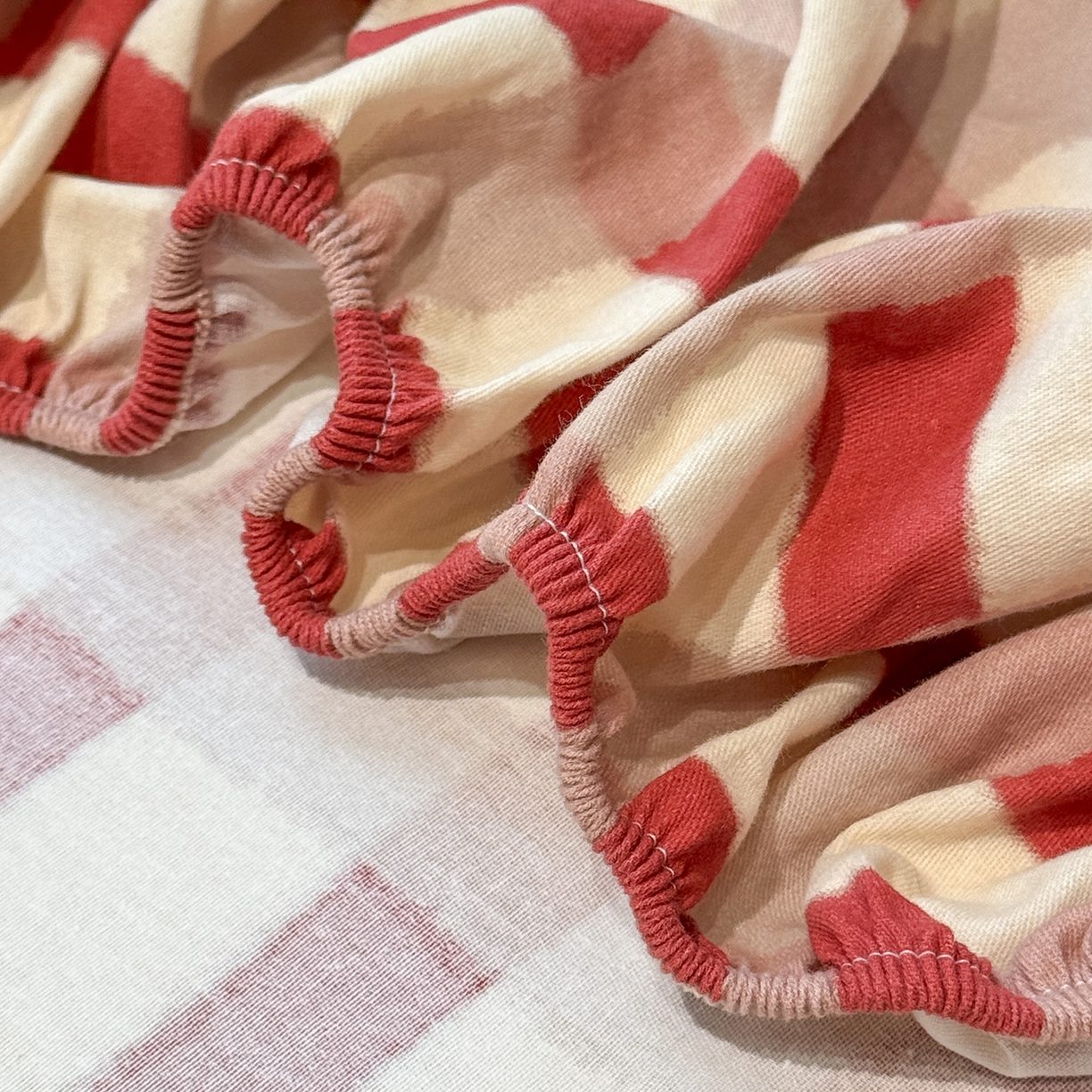 91家纺网 家纺一手货源 找家纺 珺柔家纺 2025新款磨毛毛巾绣床笠 萌神小喵