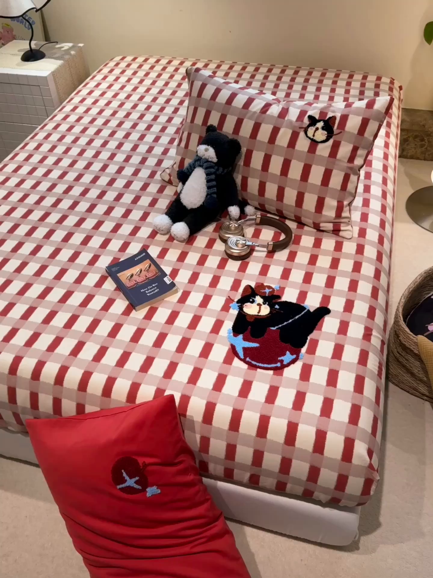 91家纺网 家纺一手货源 找家纺 珺柔家纺 2025新款磨毛毛巾绣床笠 萌神小喵