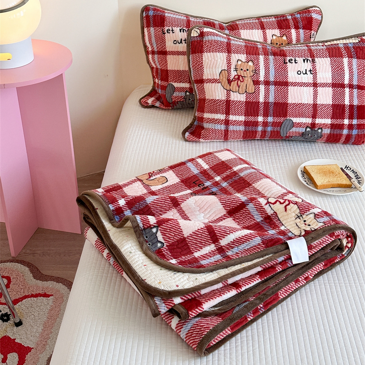 91家纺网 家纺一手货源 找家纺 暖生活 2025新款高克重牛奶绒床盖三件套 圣诞小咪