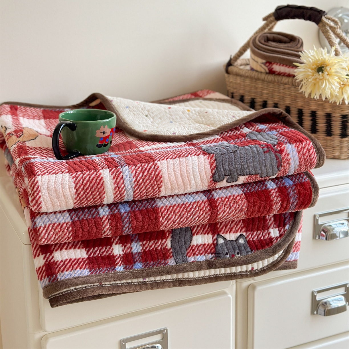 91家纺网 家纺一手货源 找家纺 暖生活 2025新款高克重牛奶绒床盖三件套 圣诞小咪