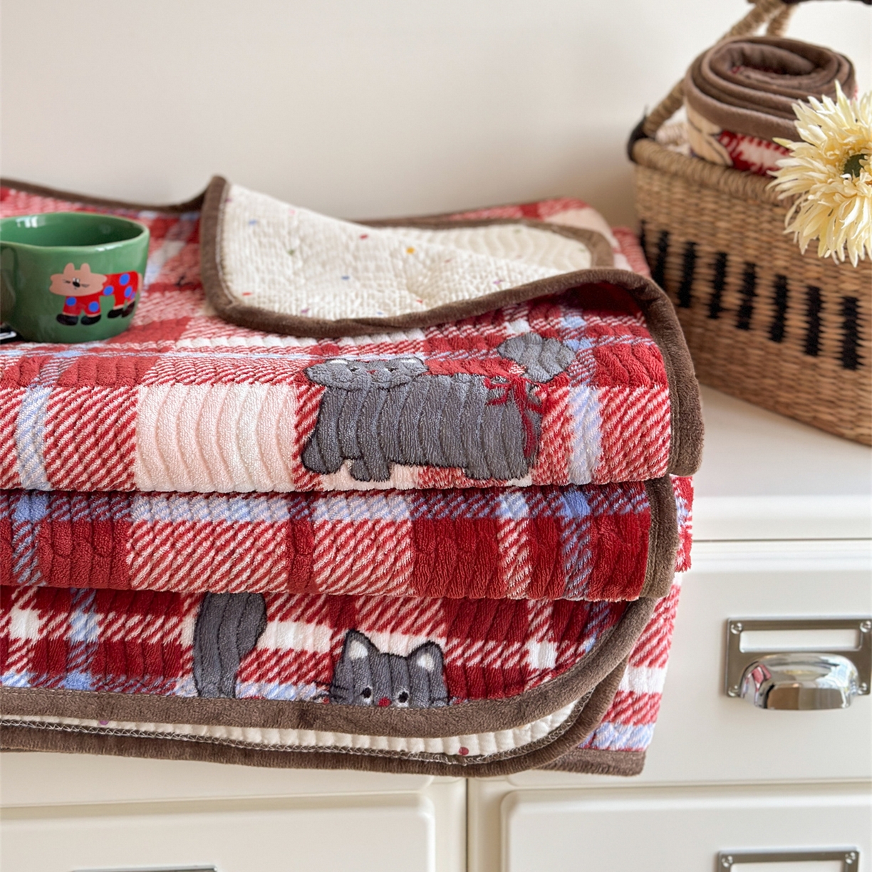 91家纺网 家纺一手货源 找家纺 暖生活 2025新款高克重牛奶绒床盖三件套 圣诞小咪