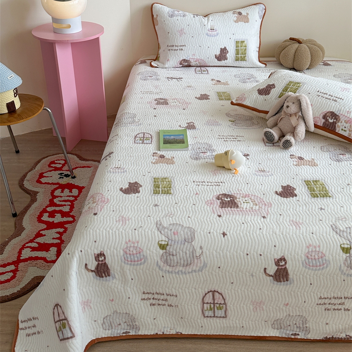 91家纺网 家纺一手货源 找家纺 暖生活 2025新款高克重牛奶绒床盖三件套 小象喝茶