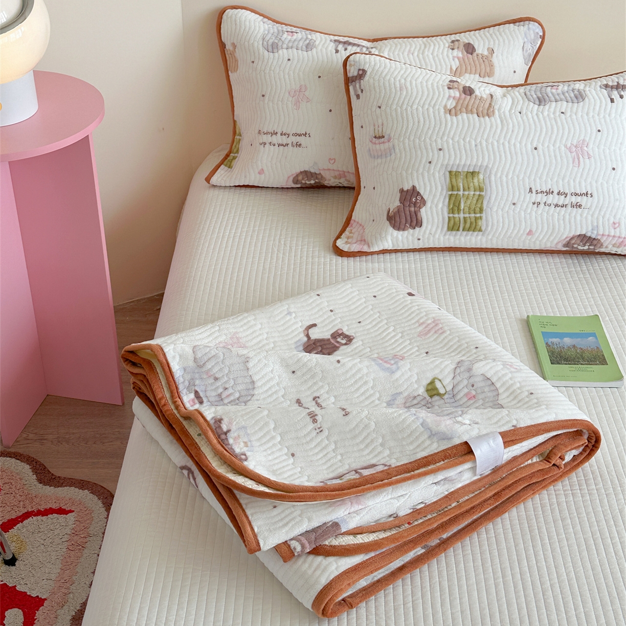 91家纺网 家纺一手货源 找家纺 暖生活 2025新款高克重牛奶绒床盖三件套 小象喝茶