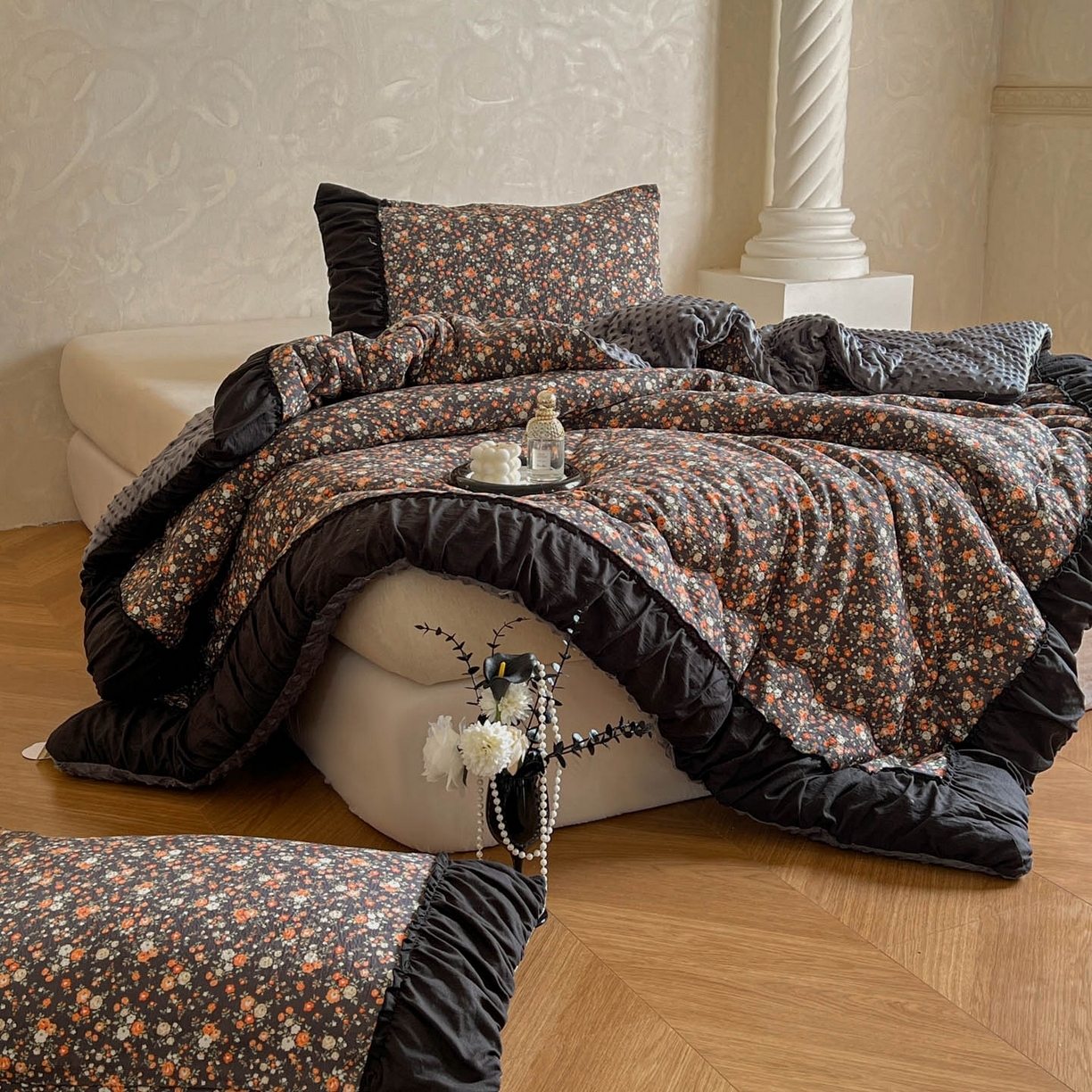 91家纺网 家纺一手货源 找家纺 （总）Mata蔓塔家 2025新款侘寂风泡芙花边豆豆被被子被芯冬被春秋被牛奶绒豆豆被