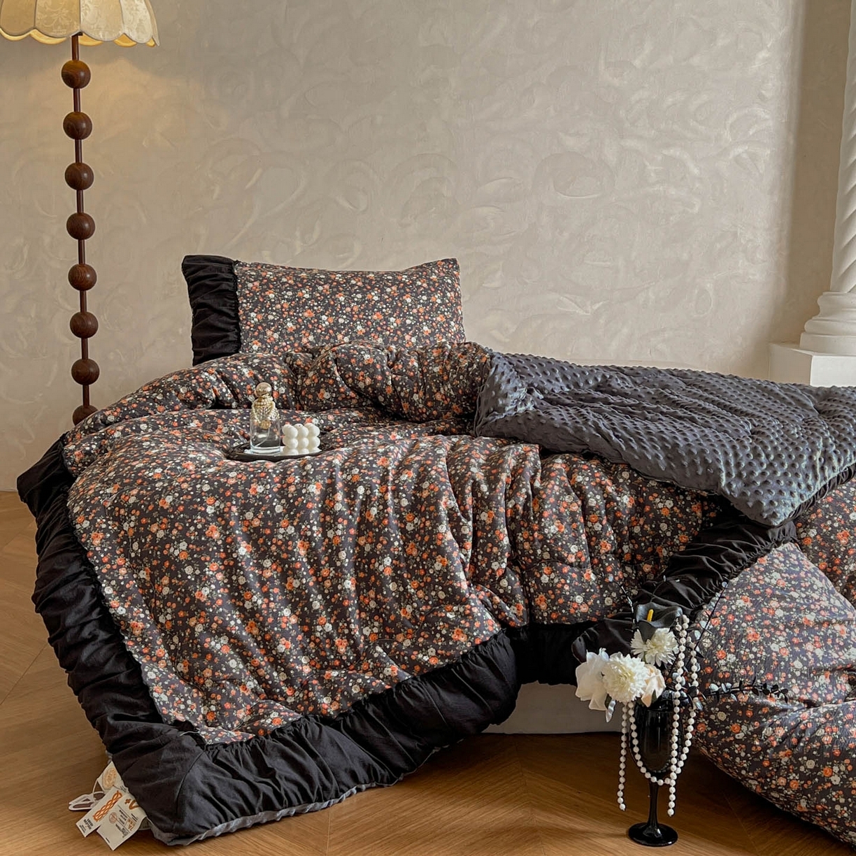 91家纺网 家纺一手货源 找家纺 （总）Mata蔓塔家 2025新款侘寂风泡芙花边豆豆被被子被芯冬被春秋被牛奶绒豆豆被