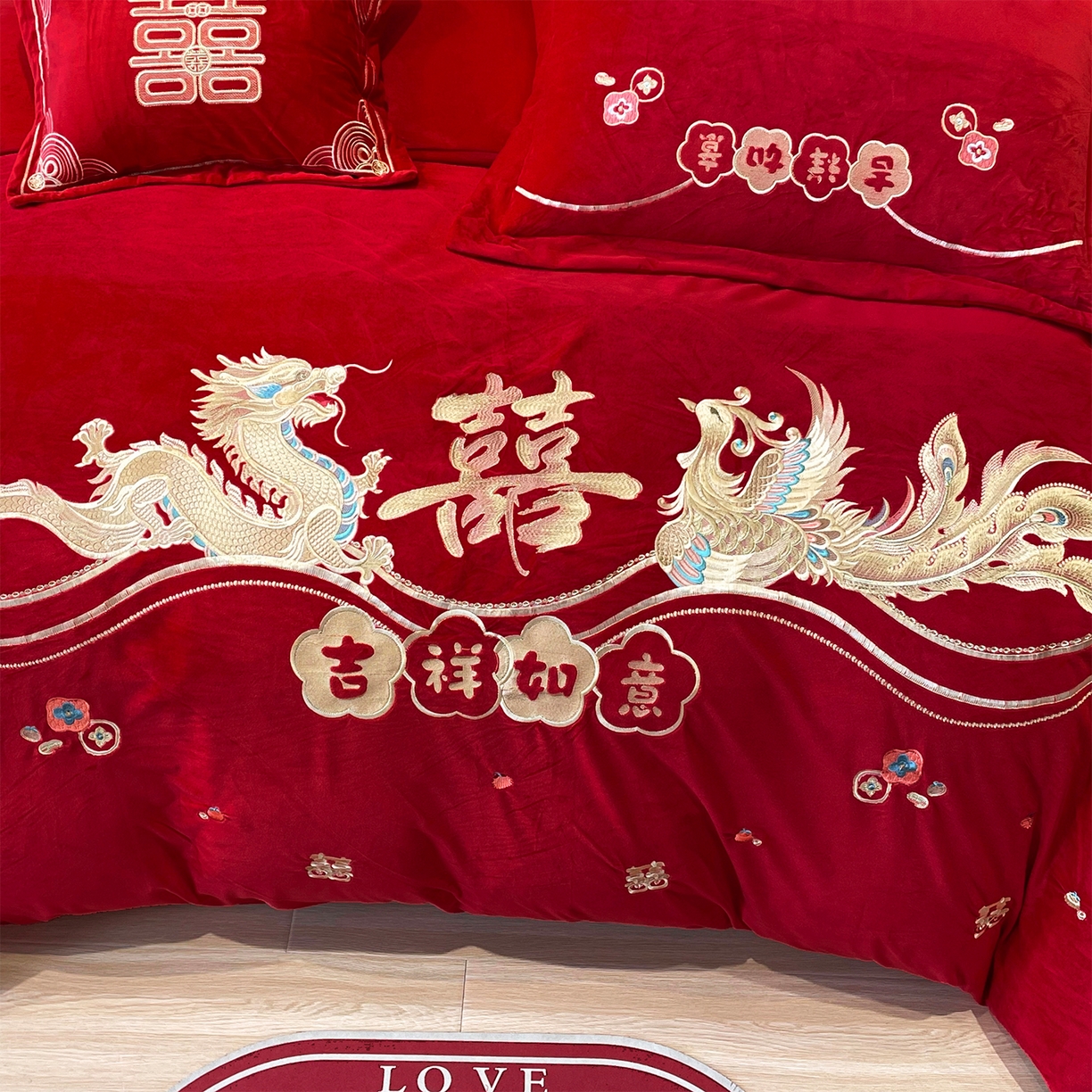 91家纺网 家纺一手货源 找家纺 芊囍纺 2024新款刺绣宝宝绒婴儿绒牛奶绒婚庆四件套吉祥如意