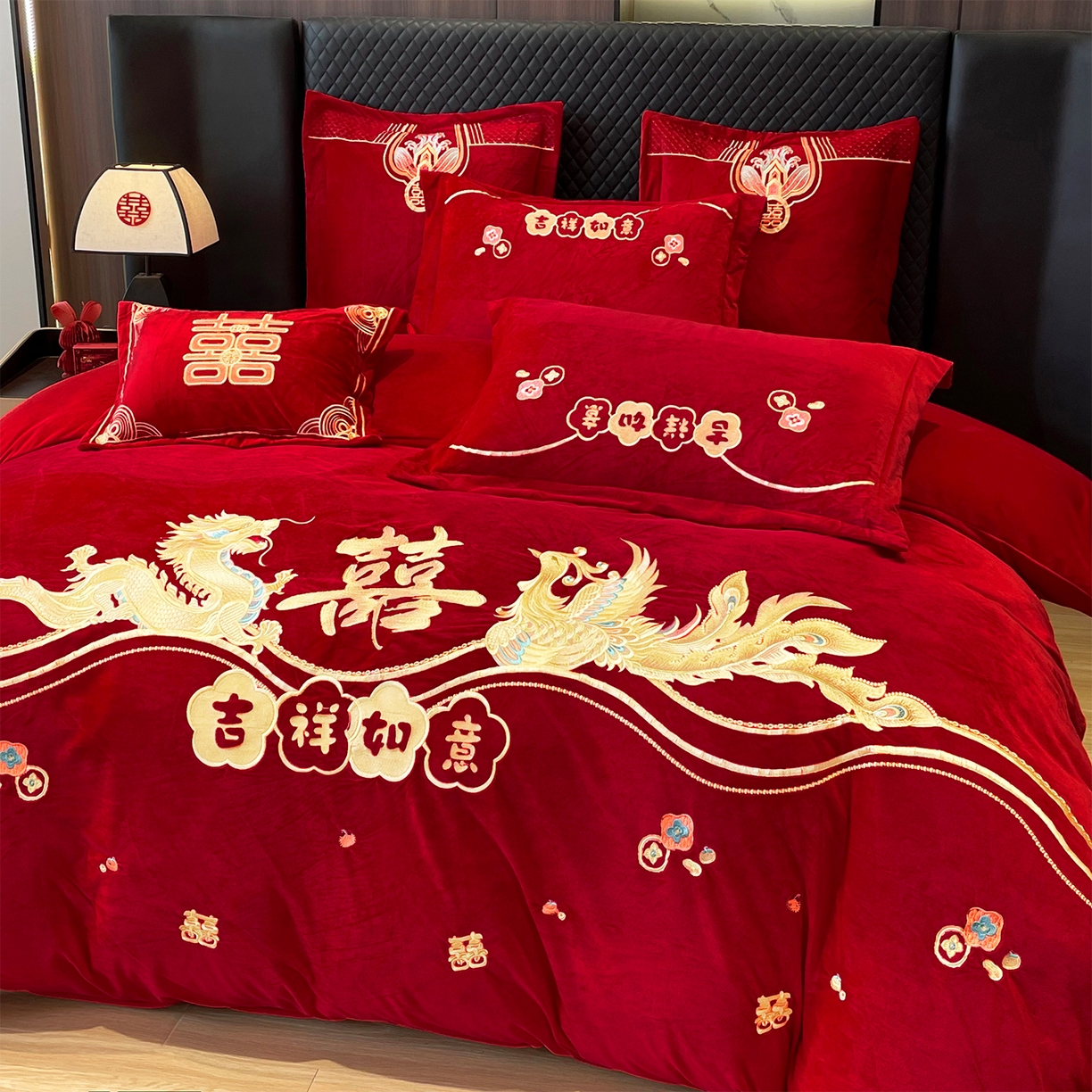 91家纺网 家纺一手货源 找家纺 芊囍纺 2024新款刺绣宝宝绒婴儿绒牛奶绒婚庆四件套吉祥如意