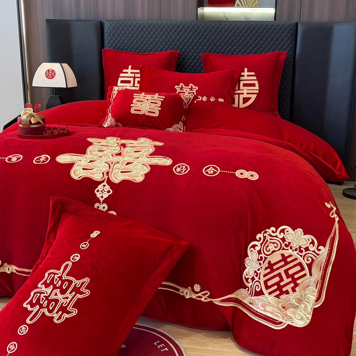 91家纺网 家纺一手货源 找家纺 芊囍纺 2024新款刺绣宝宝绒婴儿绒牛奶绒婚庆四件套喜上添花