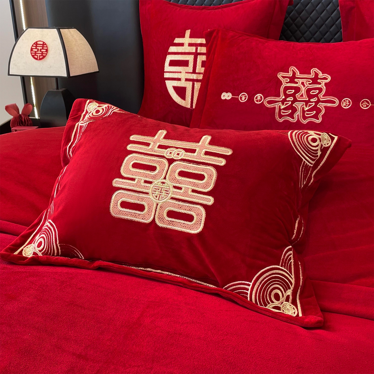 91家纺网 家纺一手货源 找家纺 芊囍纺 2024新款刺绣宝宝绒婴儿绒牛奶绒婚庆四件套喜上添花