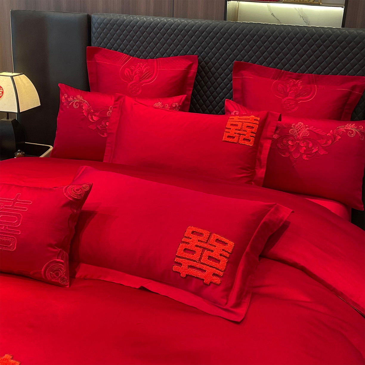 91家纺网 家纺一手货源 找家纺 芊囍纺 2024新款亲肤磨毛婚庆刺绣四件套龙凤传喜