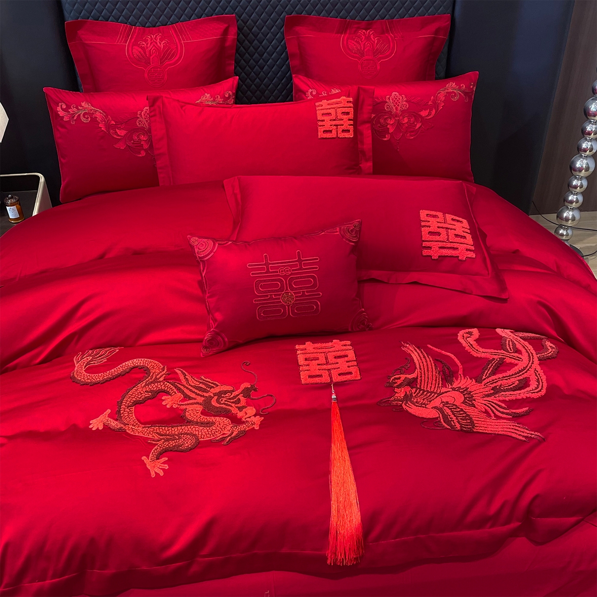 91家纺网 家纺一手货源 找家纺 芊囍纺 2024新款亲肤磨毛婚庆刺绣四件套龙凤传喜