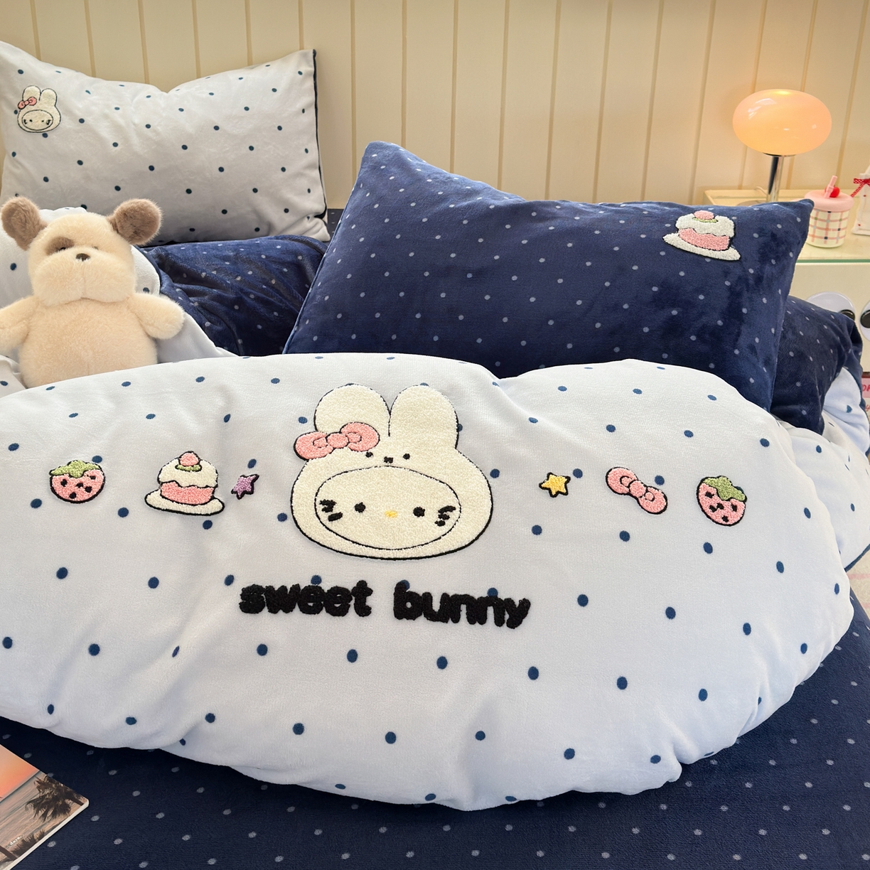 乐童家纺 2025新款小清新牛奶绒毛巾绣四件套-第三波波点米菲兔