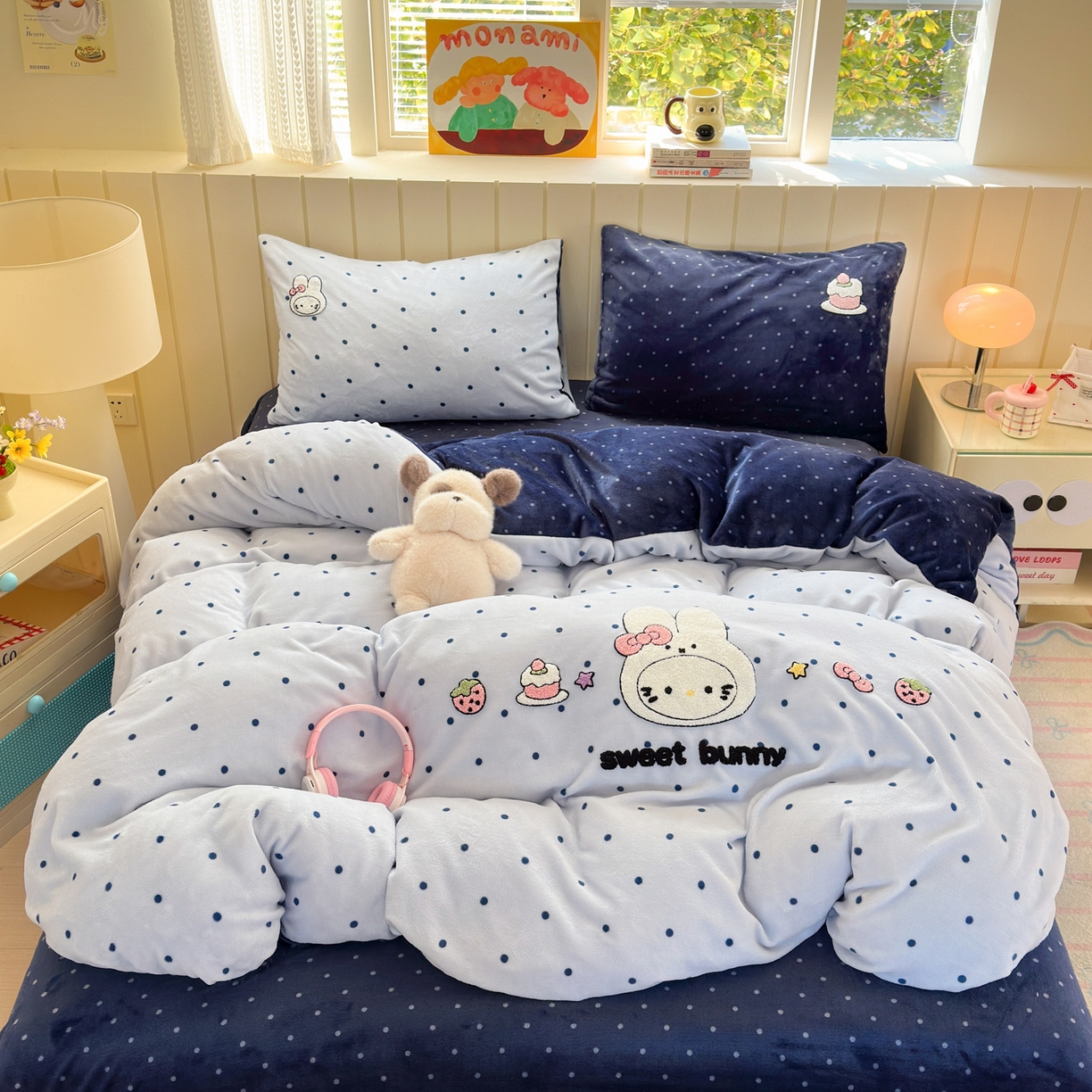 91家纺网 家纺一手货源 找家纺 一霖家纺 2025新款小清新牛奶绒毛巾绣四件套-第三波波点米菲兔