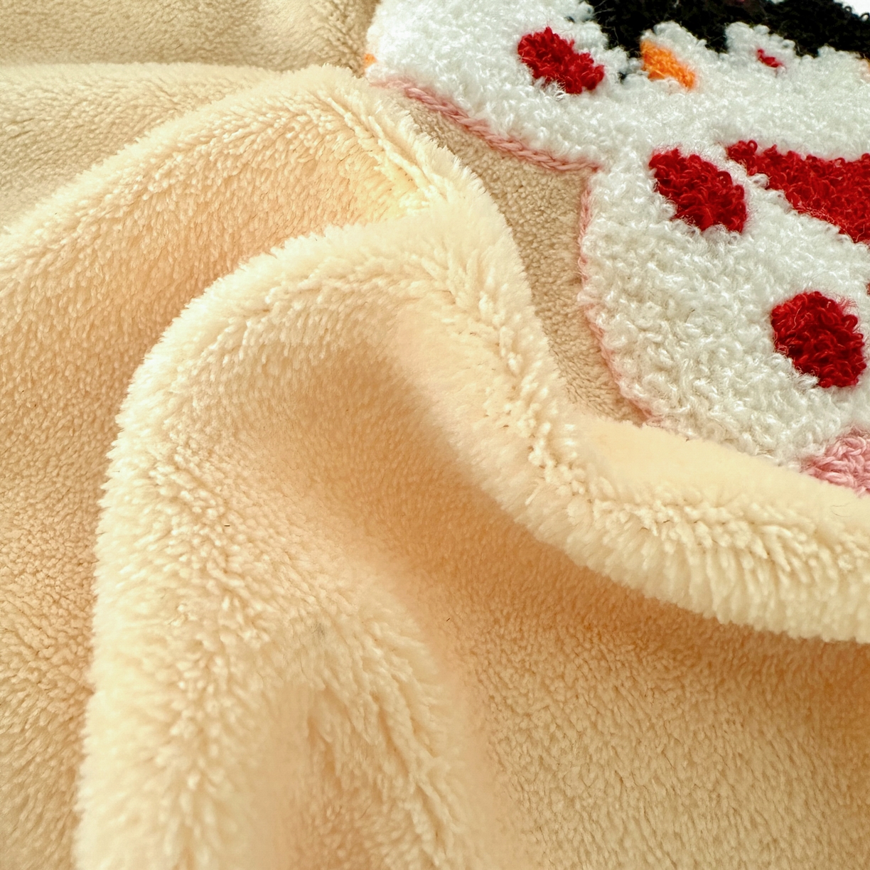 91家纺网 家纺一手货源 找家纺 一霖家纺 2025新款小清新牛奶绒毛巾绣四件套-第三波彩色小猫