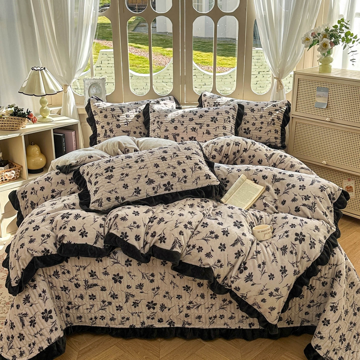 91家纺网 家纺一手货源 找家纺 （总）美梦家纺 2025新款牛奶绒花边夹棉床盖四件套