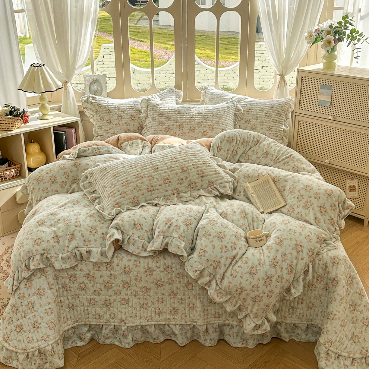 91家纺网 家纺一手货源 找家纺 （总）美梦家纺 2025新款牛奶绒花边夹棉床盖四件套