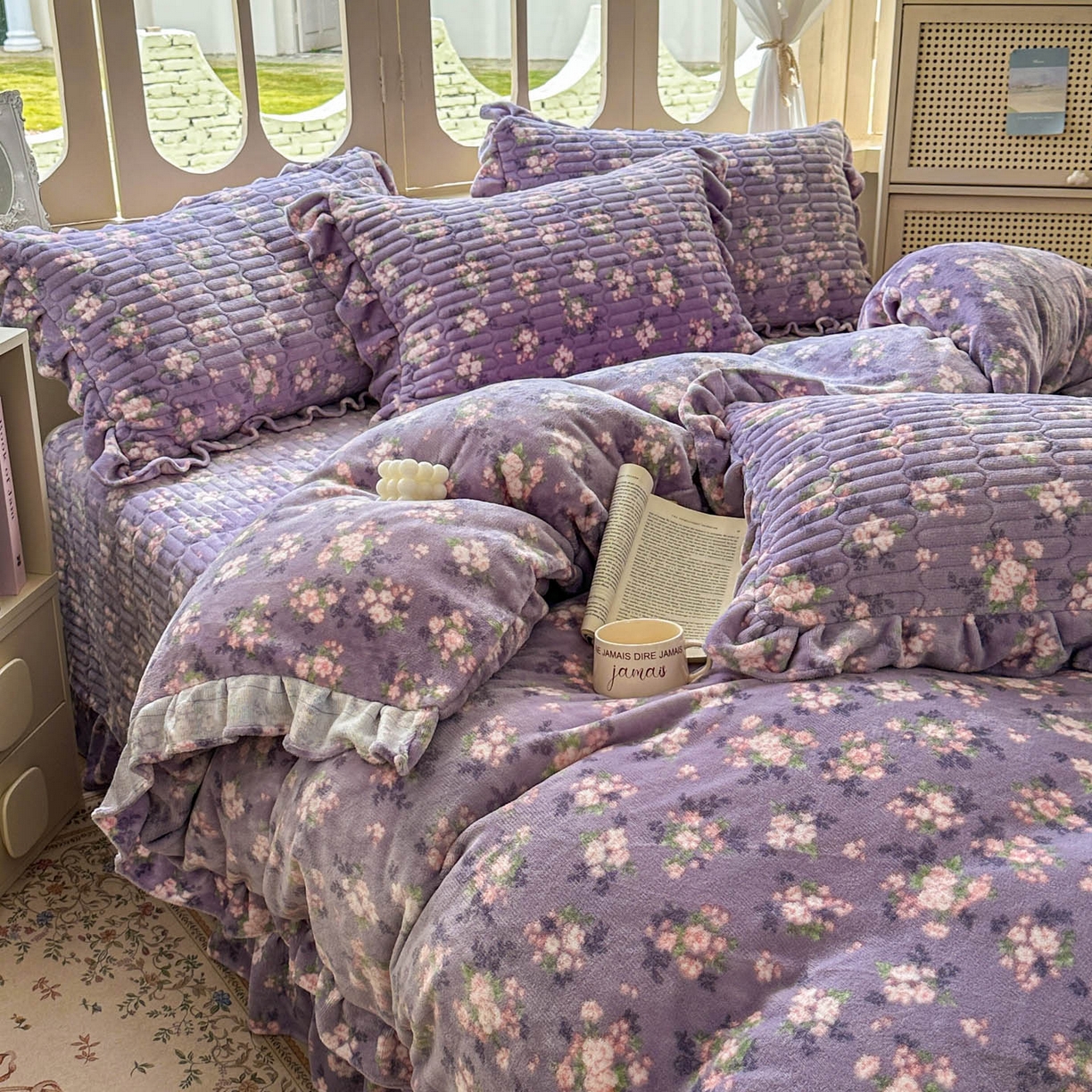 91家纺网 家纺一手货源 找家纺 美梦家纺 2025新款牛奶绒花边夹棉床盖四件套 豆蔻