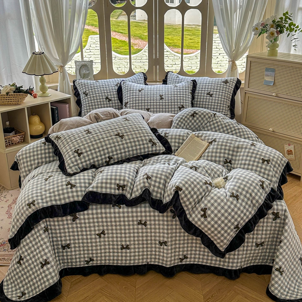 美梦家纺 2025新款牛奶绒花边夹棉床盖四件套 蝴蝶结-灰