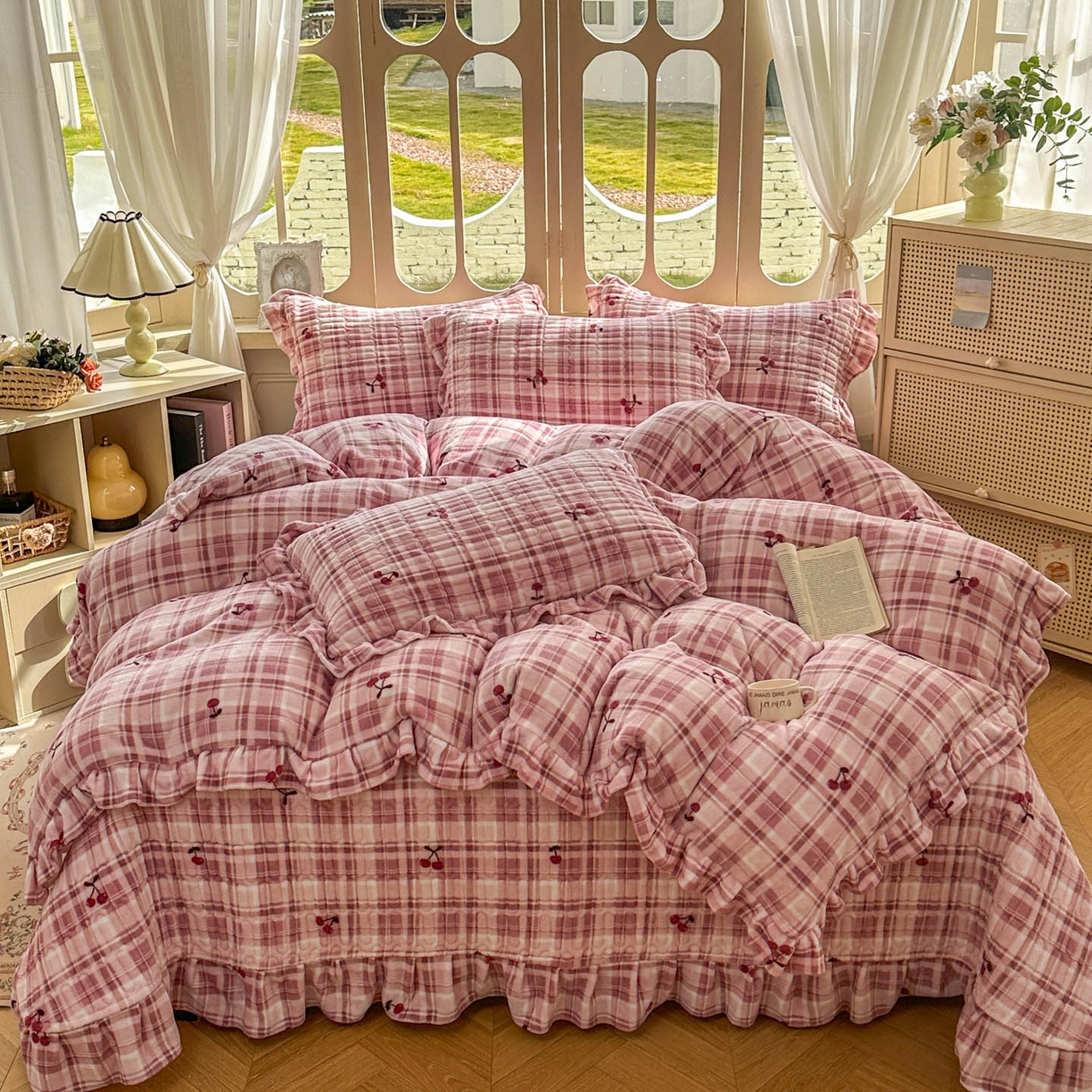 美梦家纺 2025新款牛奶绒花边夹棉床盖四件套 乌梅紫酱