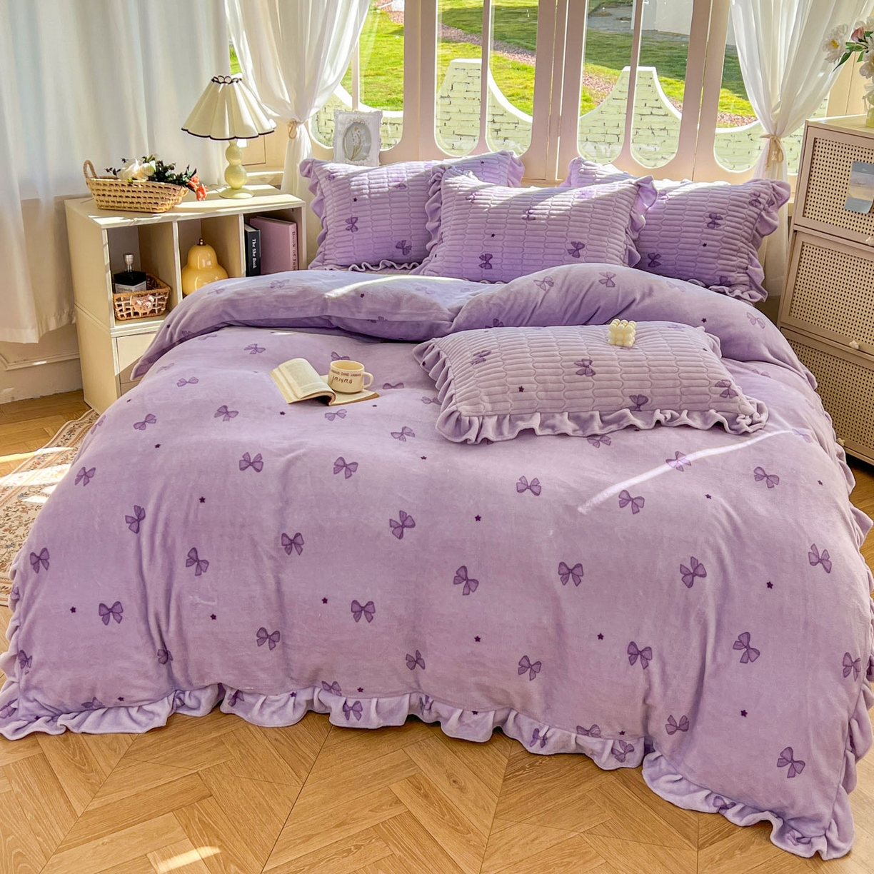91家纺网 家纺一手货源 找家纺 美梦家纺 2025新款牛奶绒花边夹棉床盖四件套 星辰蝶语-紫