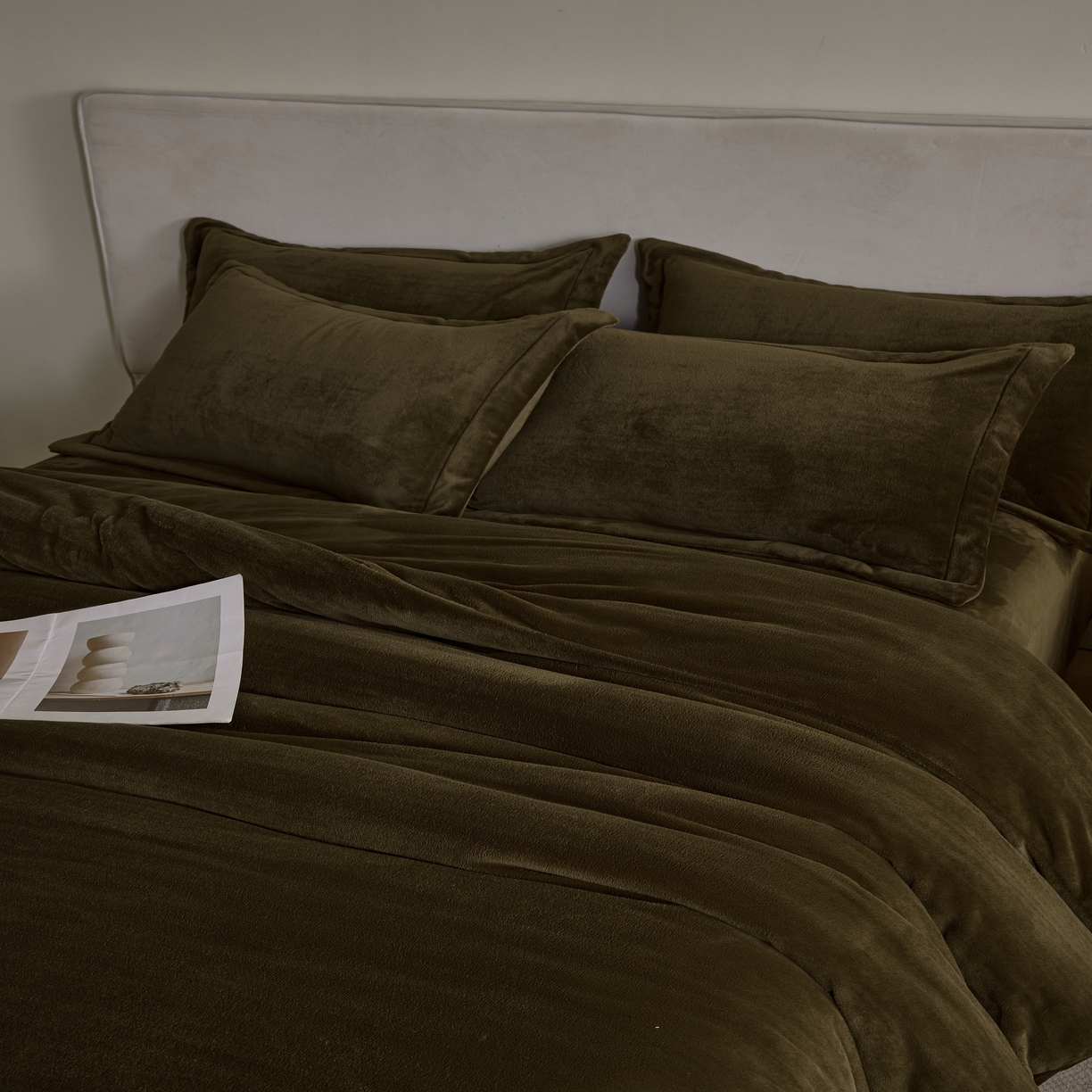 91家纺网 家纺一手货源 找家纺 禧禾 2025新款A类300G醇厚速暖绒四件套-莫兰迪莫兰迪-橄榄绿