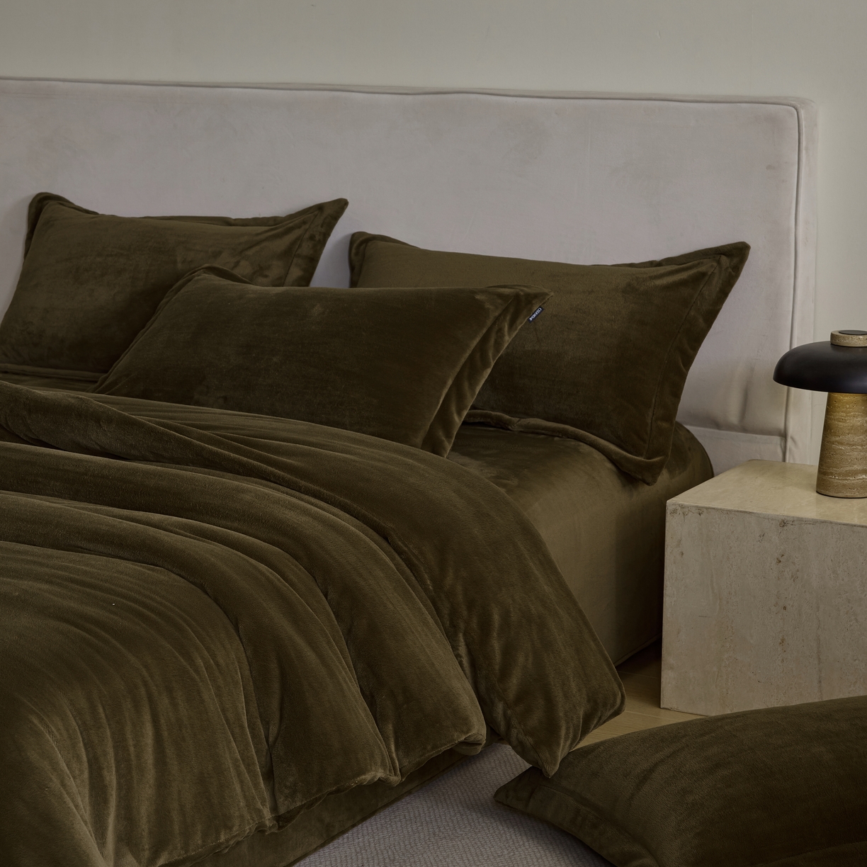 91家纺网 家纺一手货源 找家纺 禧禾 2025新款A类300G醇厚速暖绒四件套-莫兰迪莫兰迪-橄榄绿