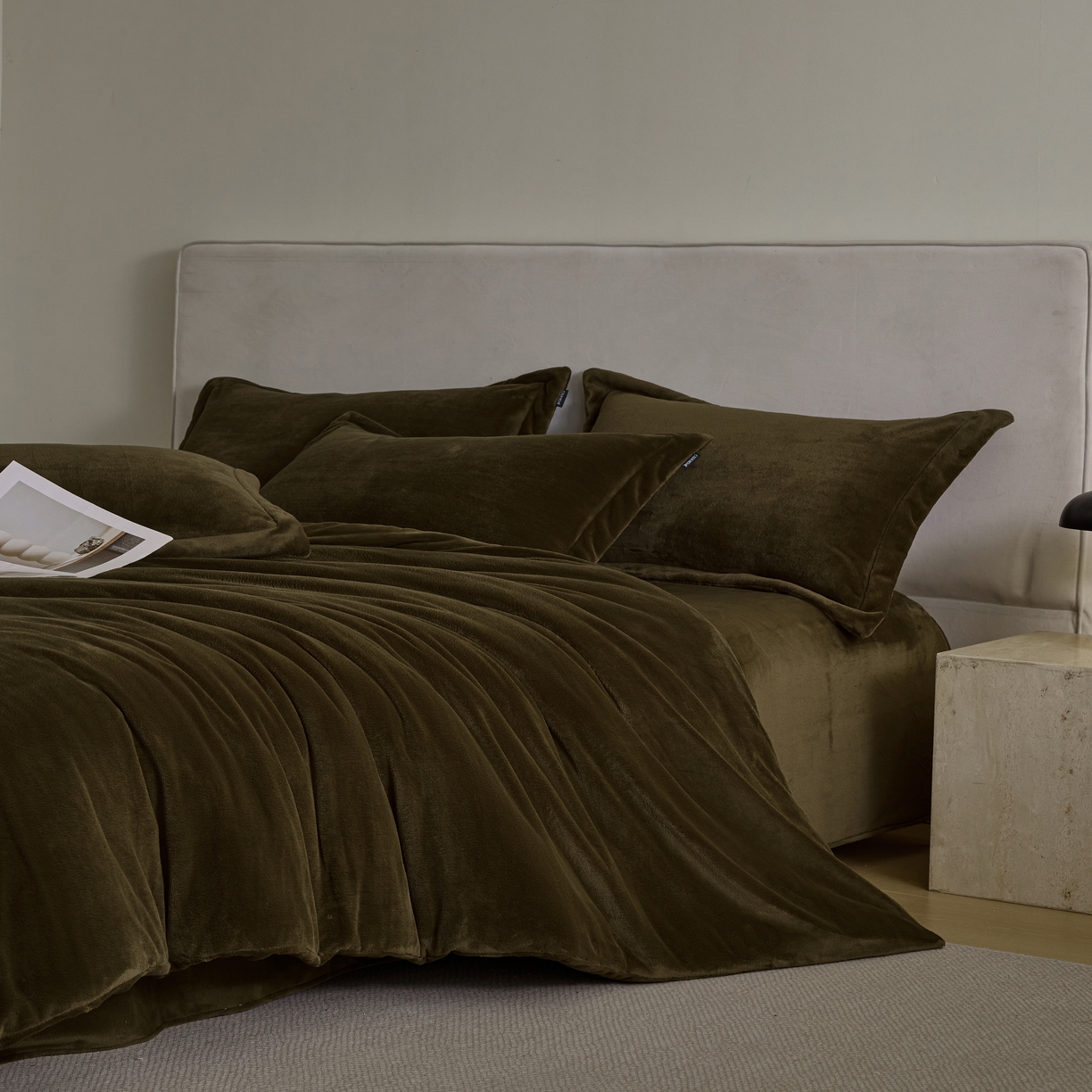 91家纺网 家纺一手货源 找家纺 禧禾 2025新款A类300G醇厚速暖绒四件套-莫兰迪莫兰迪-橄榄绿