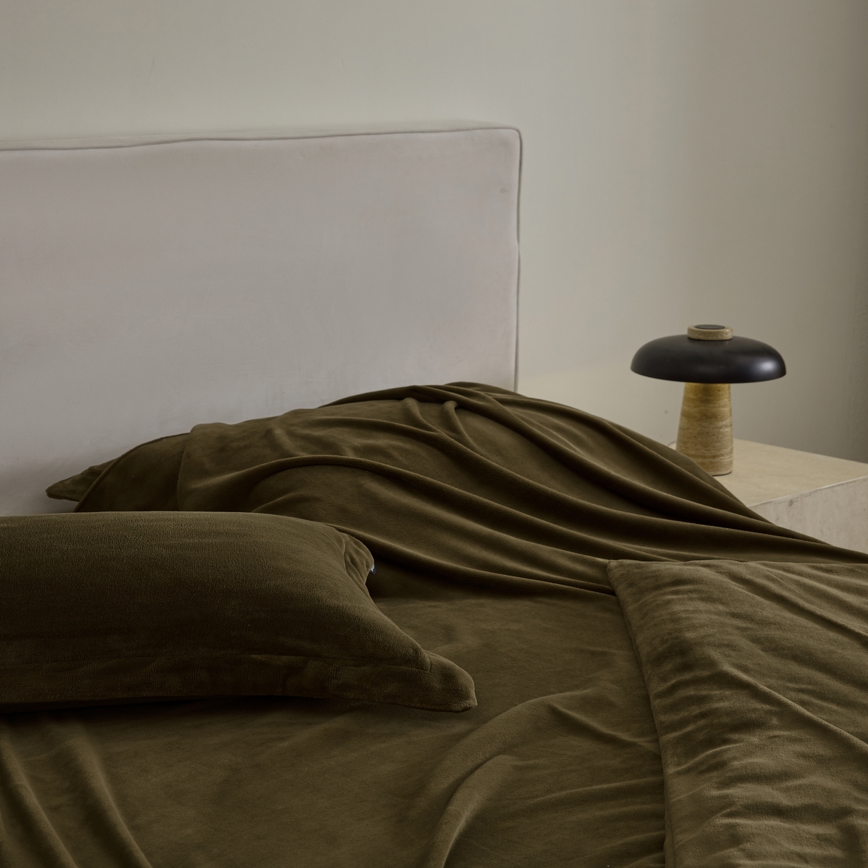 91家纺网 家纺一手货源 找家纺 禧禾 2025新款A类300G醇厚速暖绒四件套-莫兰迪莫兰迪-橄榄绿