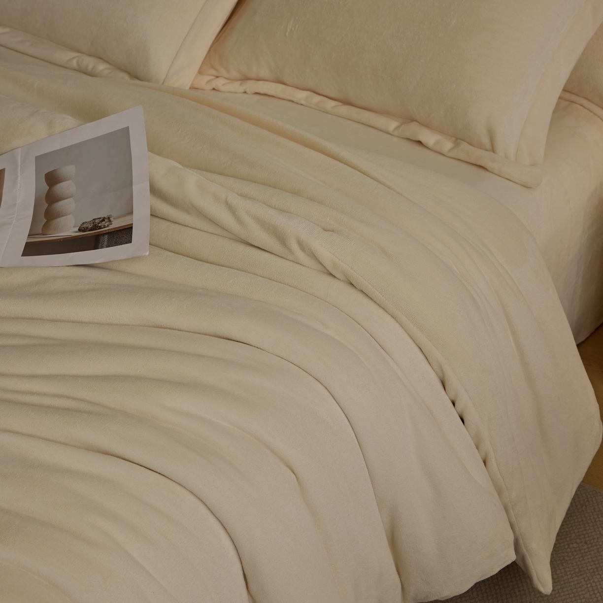 91家纺网 家纺一手货源 找家纺 禧禾 2025新款A类300G醇厚速暖绒四件套-莫兰迪莫兰迪-奶芙黄