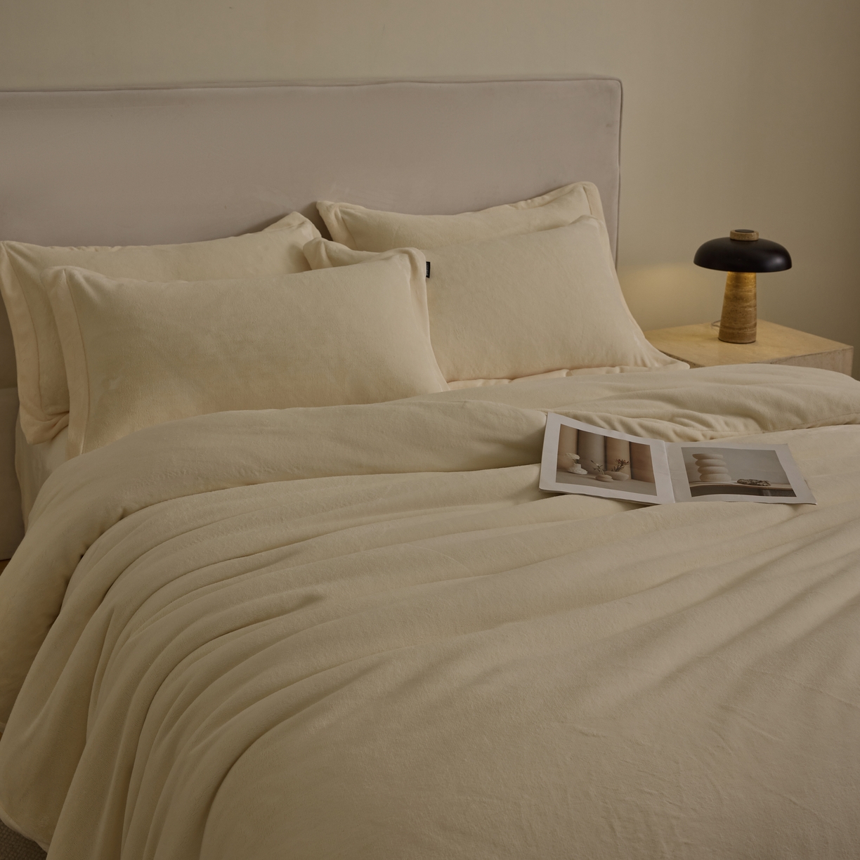 91家纺网 家纺一手货源 找家纺 禧禾 2025新款A类300G醇厚速暖绒四件套-莫兰迪莫兰迪-奶芙黄