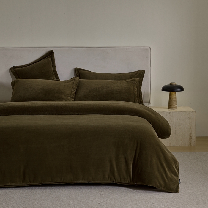 91家纺网 家纺一手货源 找家纺 禧禾 2025新款A类300G醇厚速暖绒四件套牛奶绒四件套橄榄绿