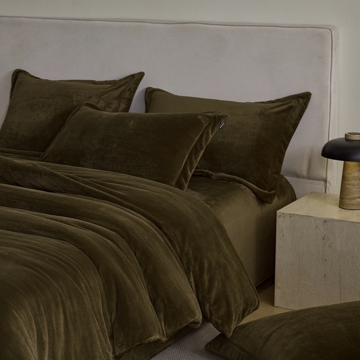 91家纺网 家纺一手货源 找家纺 禧禾 2025新款A类300G醇厚速暖绒四件套牛奶绒四件套橄榄绿