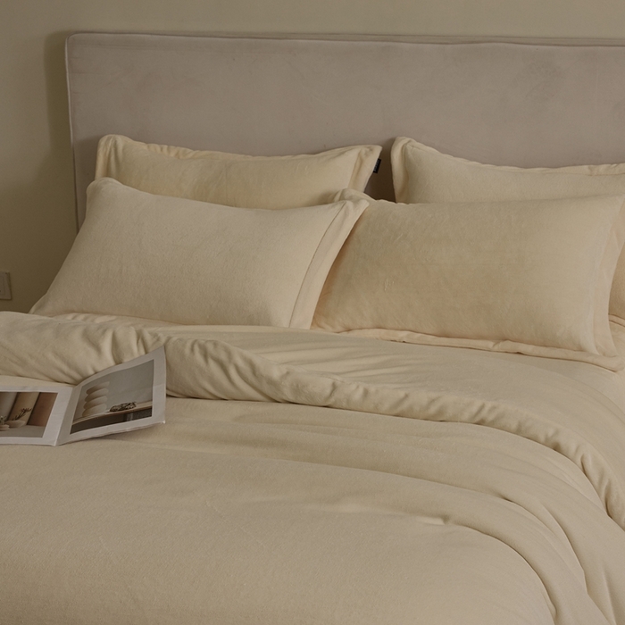 91家纺网 家纺一手货源 找家纺 禧禾 2025新款A类300G醇厚速暖绒四件套牛奶绒四件套奶芙黄