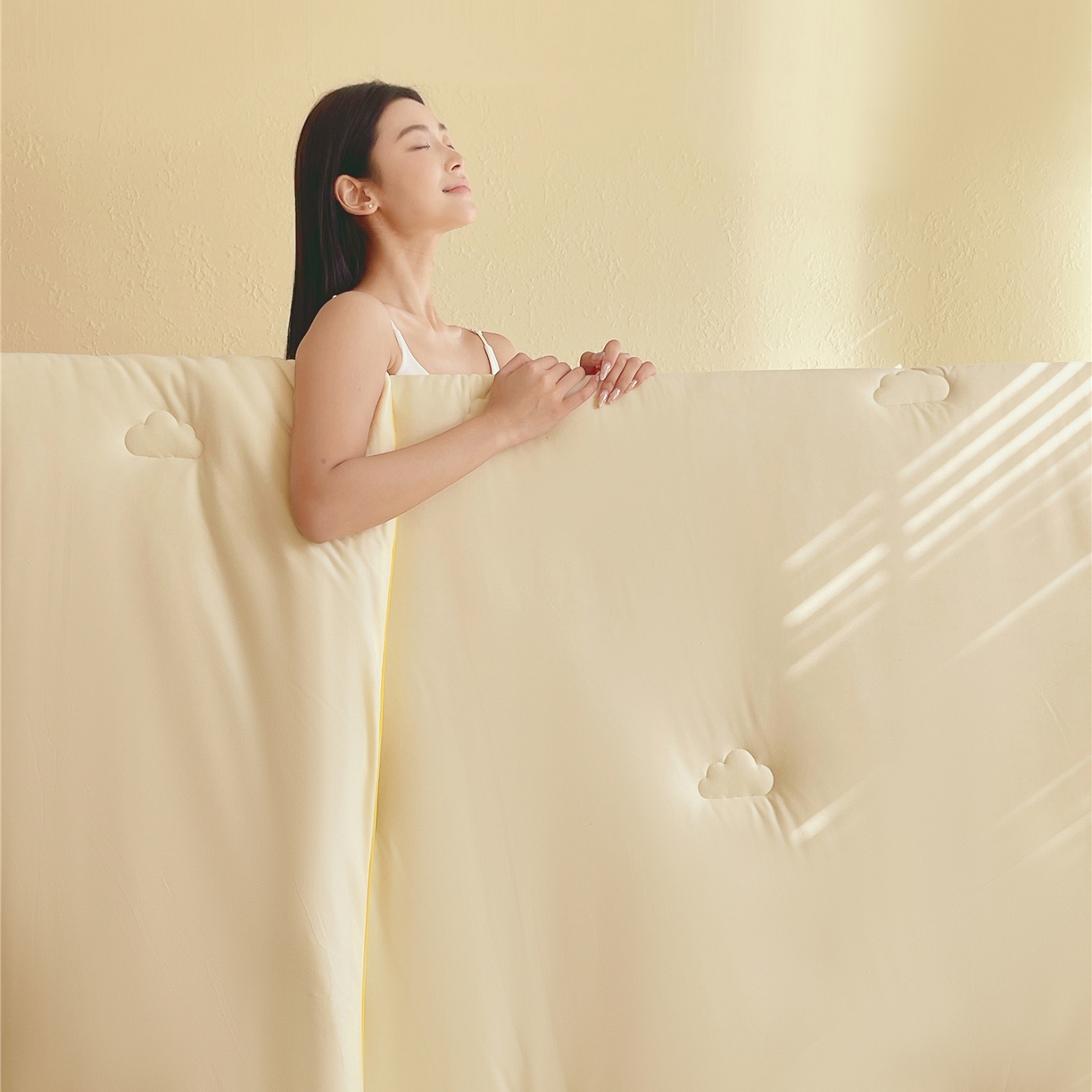 91家纺网 家纺一手货源 找家纺 佰亿莱 2026新款亲肤超柔云朵棉牛奶大豆被子被芯 月光白